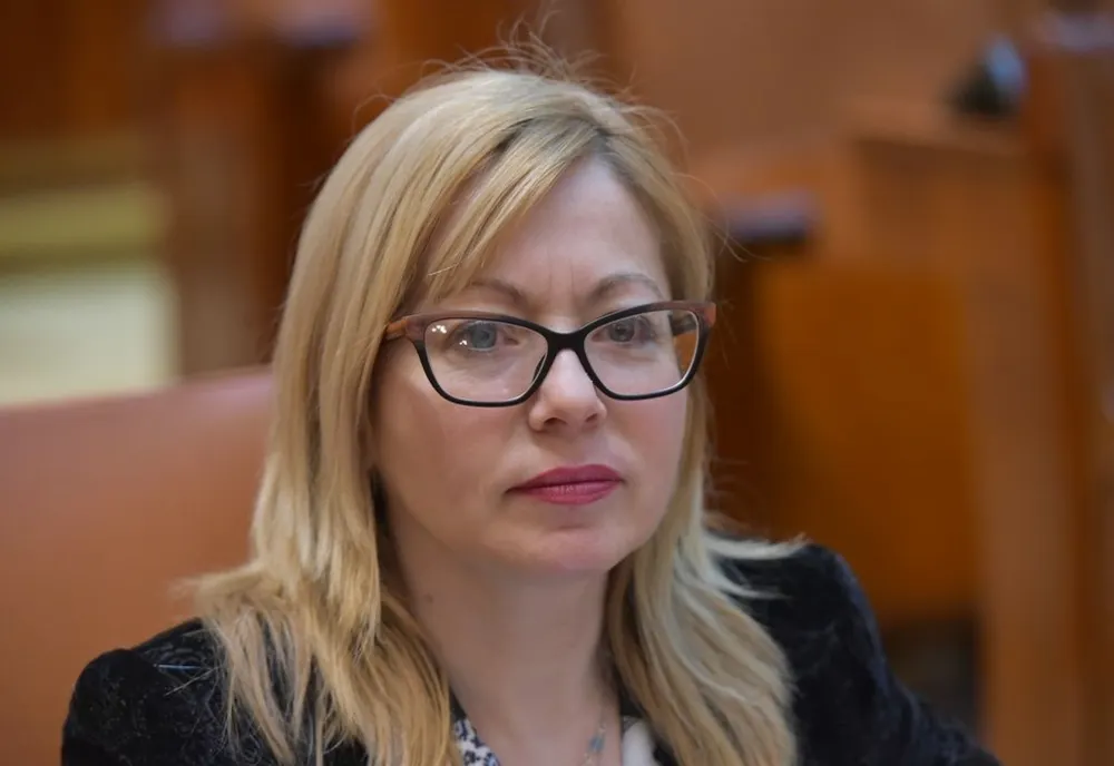 Cristina Iurişniţi a sesizat CNCD după afirmațiile jignitoare ale scriitorului Sorin Lavric (AUR) la adresa femeilor