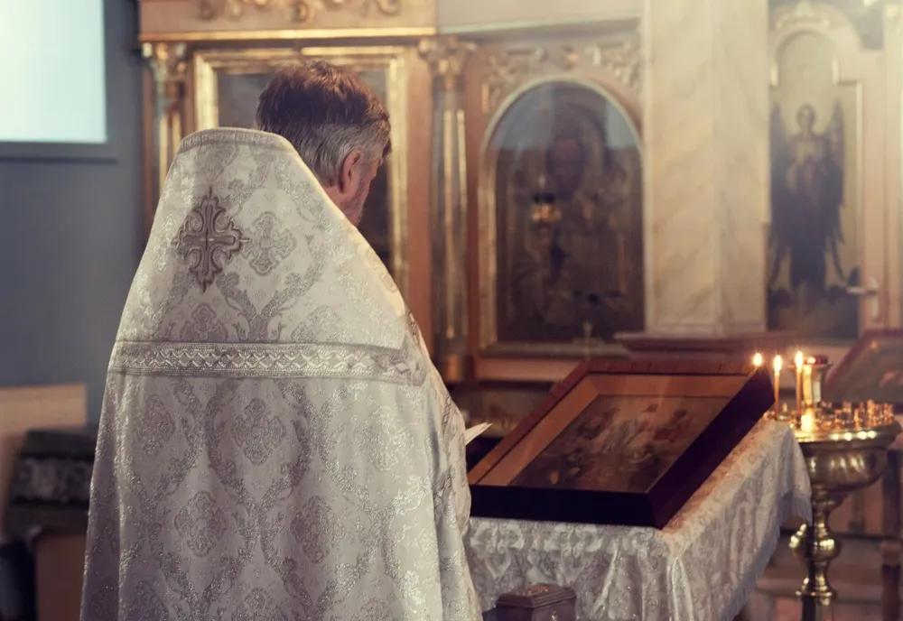 Premieră în Suceava! Un preot a primit acordul Arhiepiscopiei să candideze pentru funcția de primar al municipiului, din partea AUR