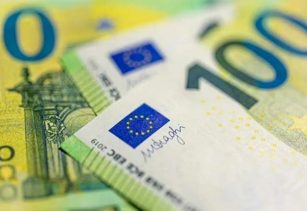 EURO A AJUNS LA UN MAXIM ISTORIC ȘI A TRECUT PRAGUL PSIHOLOGIC DE 5 LEI