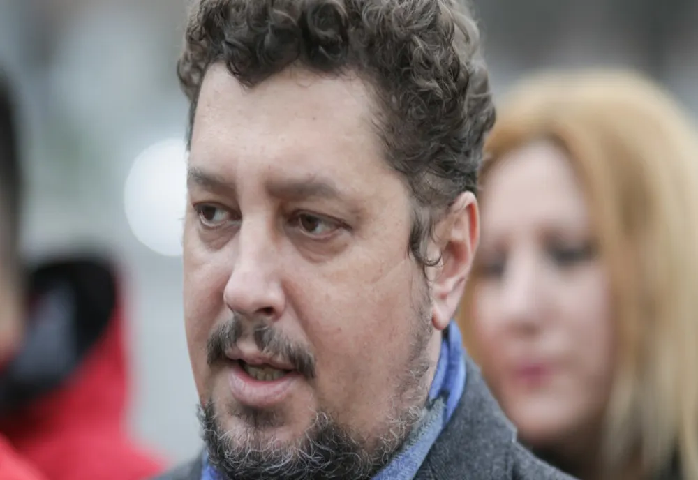 TENSIUNI LA CONDUCEREA AUR. TÂRZIU VINE CU CRITICI: SUNTEM PE MARGINEA PRĂPASTIEI ȘI AȘTEPTĂM SALVAREA DE LA UN CUPLET BINECUVÂNTAT DE DL CĂLIN GEORGESCU