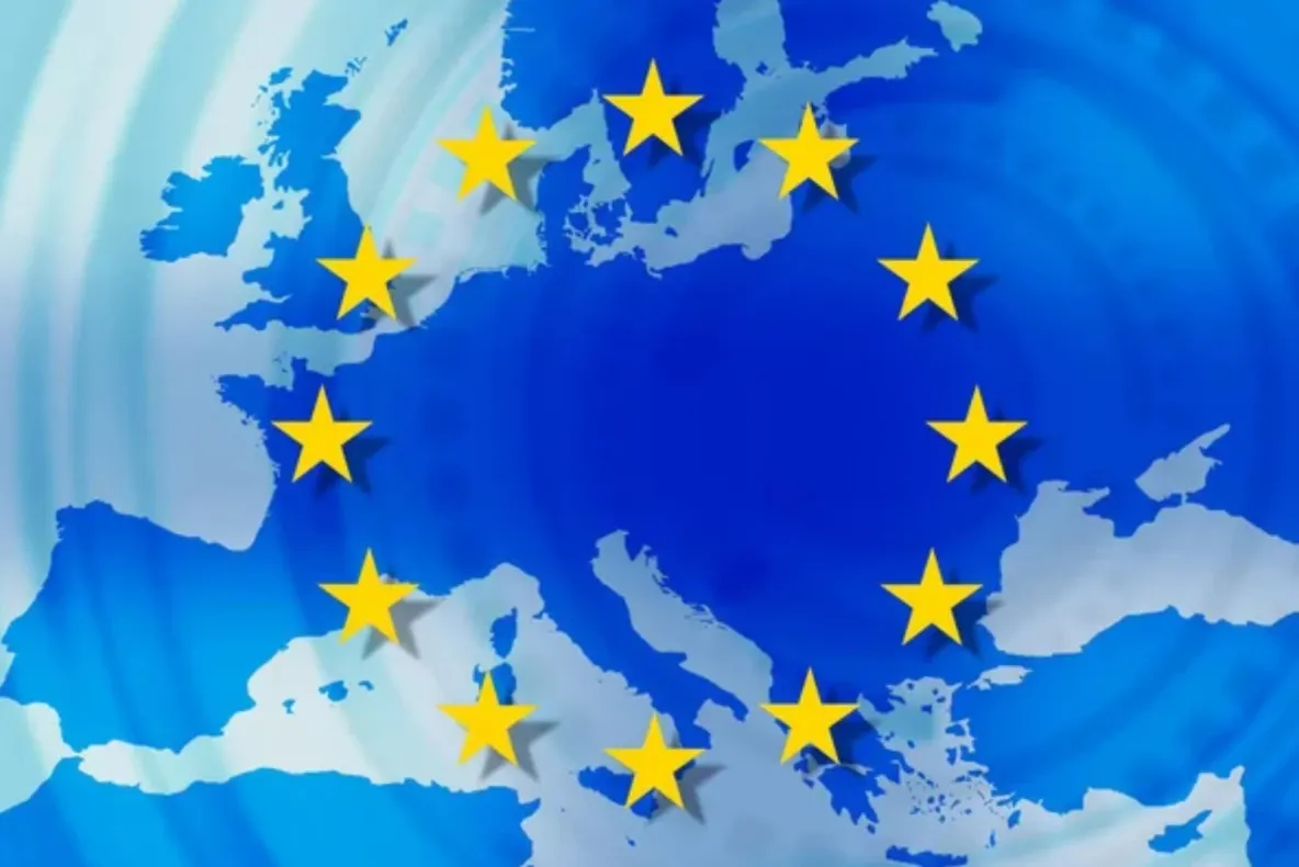 Viitorul Europei, dezbătut de liderii suveraniști. Fostul comandat al SUA, umăr la umăr cu George Simion -VIDEO