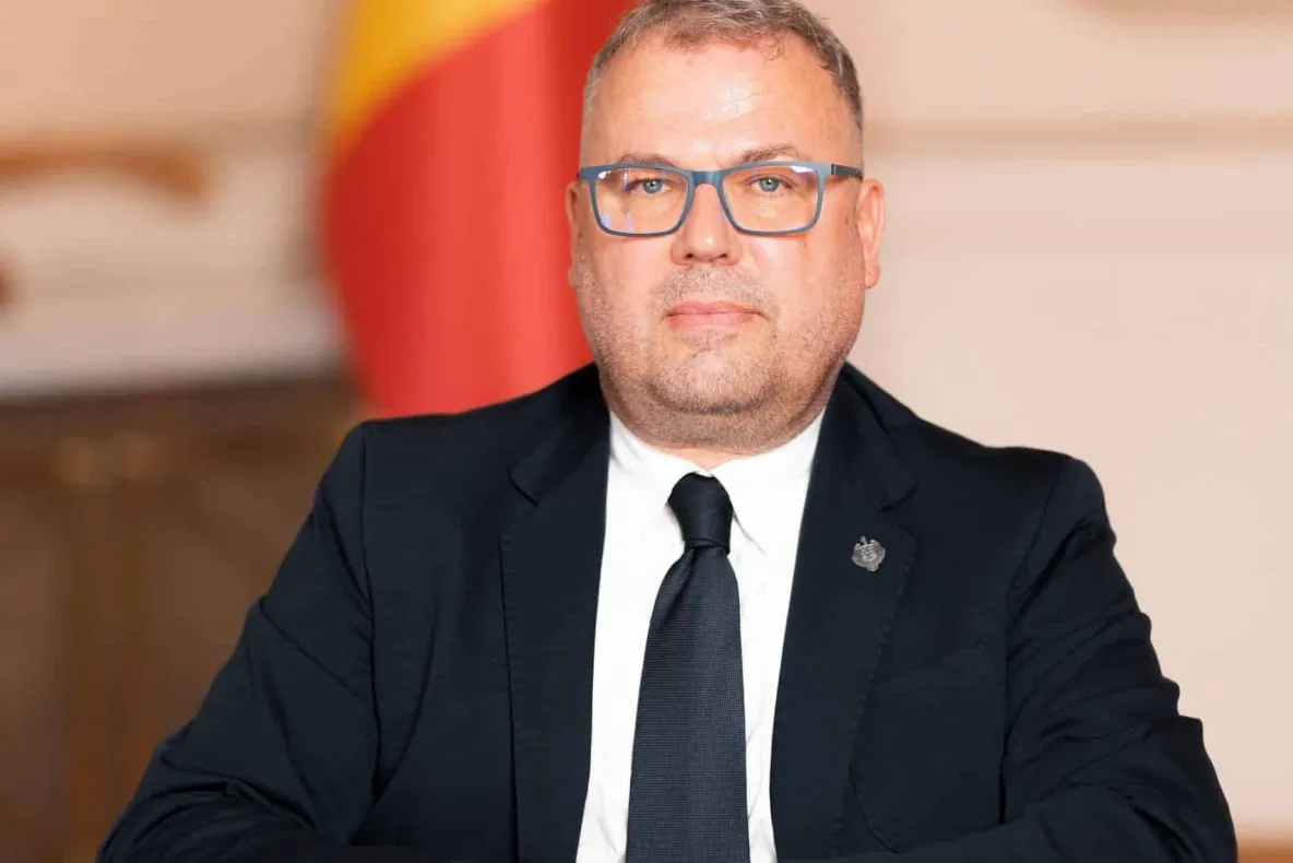 Deputatul AUR Florin Cornel Popovici cere demisia lui Grindeanu:  Să știți că românii nu vă bagă în seamă. Garantat! Cel mult, vă bagă pe altundeva