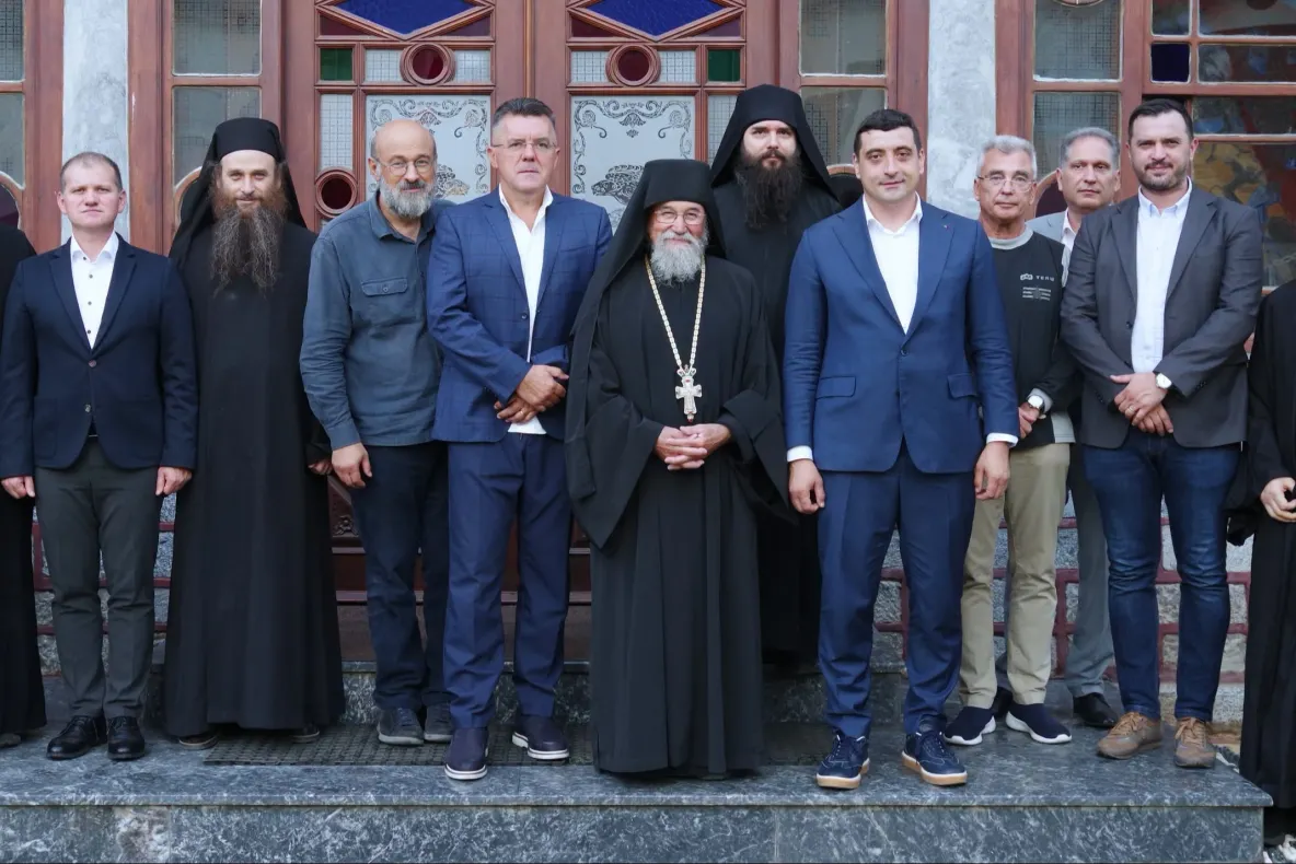 George Simion, Dan Dungaciu, Petrișor Peiu și alți lideri AUR, în vizită la Muntele Athos