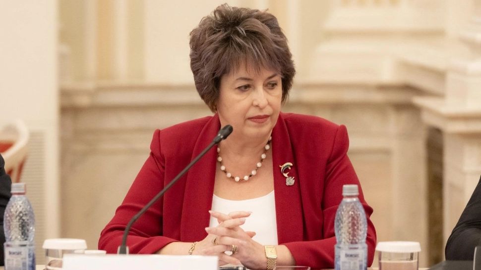 Niculina Stelea (senator AUR): „România, în fața unei catastrofe demografice fără precedent. Guvernul tace în timp ce natalitatea scade alarmant”