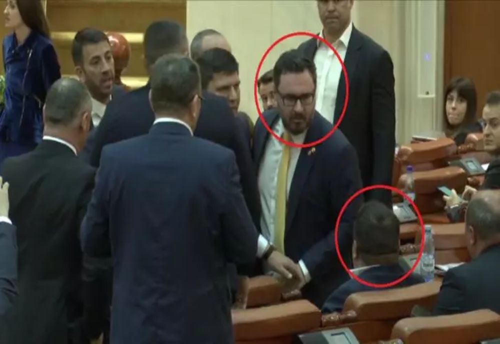 Scandal monstru în Parlament. 2 deputați de la AUR și PSD și-au aruncat cuvinte grele - VIDEO