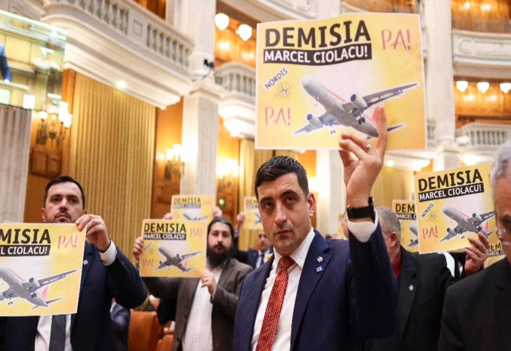 MOȚIUNEA DE CENZURĂ A AUR, DEZBĂTUTĂ ȘI VOTATĂ ÎN PARLAMENT. GEORGE SIMION: FACEȚI UN APEL LA AUSTERITATE CÂND LUAȚI DE LA MAME, DAR VOI AVEȚI CINCI VICEPREMIERI?