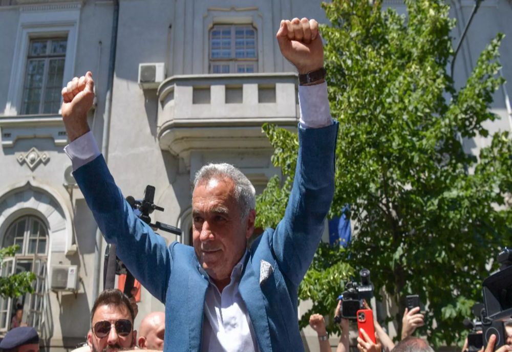 CĂLIN GEORGESCU MERGE ÎN ZONA CALAMITATĂ DIN SUCEAVA, UITATĂ DE BINOMUL NICUȘOR-BOLOJAN: ÎN ROMÂNIA NU SE MAI FURĂ CU SACUL, SE FURĂ CU LEGEA - LIVE TEXT ȘI VIDEO