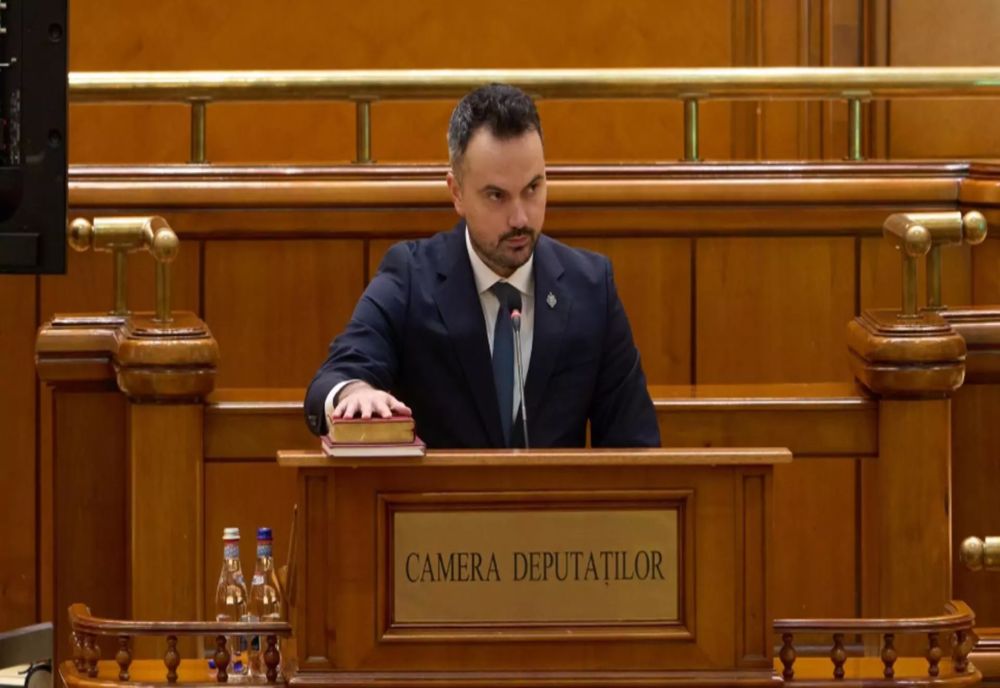 DEPUTATUL AUR FABIAN RADU AUR: NICUȘOR DAN VREA SĂ ”REÎNNOADE” RELAȚIA CU SUA CU UN CONSILIER CARE L-A INSULTAT ANI LA RÂND PE DONALD TRUMP