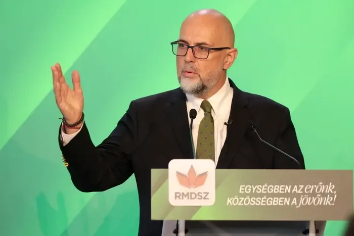 Kelemen Hunor s-a plictisit de scandaluri și vrea guvern: „Oamenii nu mai vor circ!”
