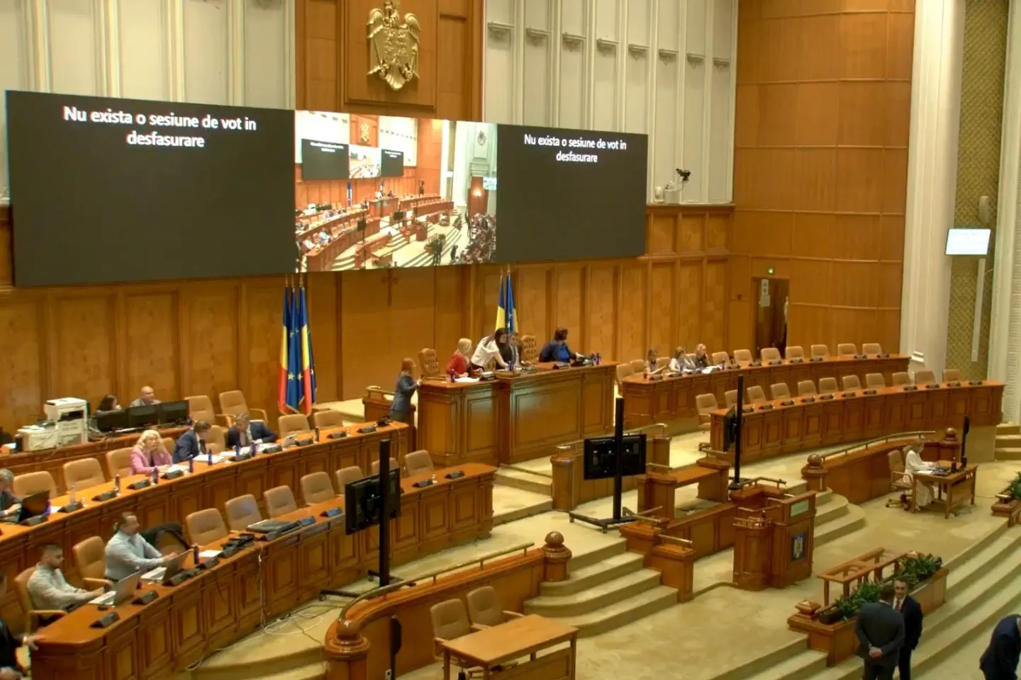 Camera Deputaților începe analiza proiectelor pentru reducerea numărului de parlamentari la 300