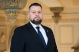 Ștefan Geamănu (AUR): „Un nou eșec al Oanei Țoiu – românii din Franța abandonați de propriul minister de externe în fața incendiilor de vegetație!”