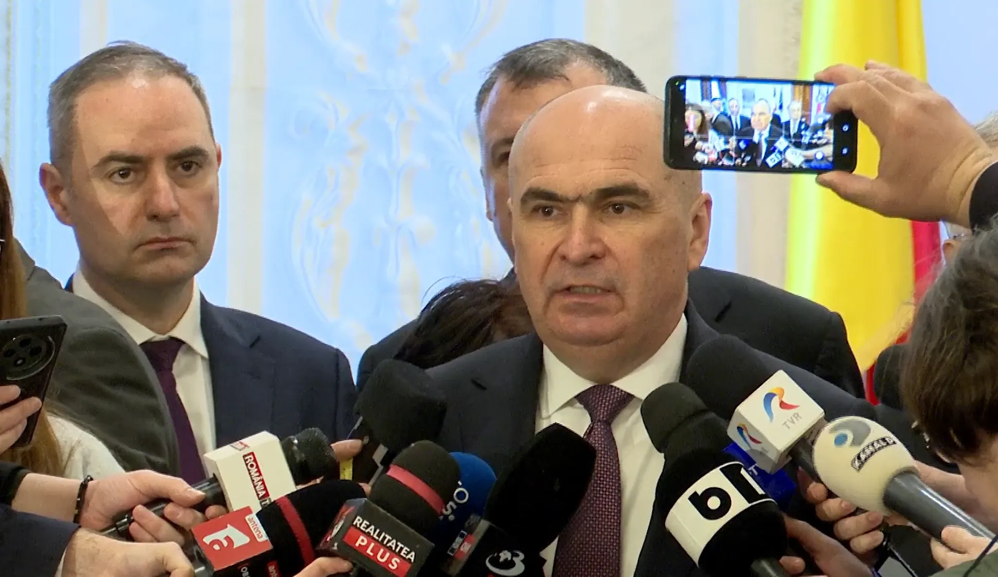 Ilie Bolojan, acuzat că subminează democrația: a „eclipsat” vocea cetățenilor prin exces de ordonanțe: „Nu este normal ce face premierul!” - raport Liberties 2026