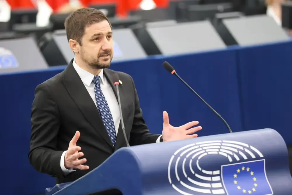 Adrian Axinia (europarlamentar AUR/ECR)