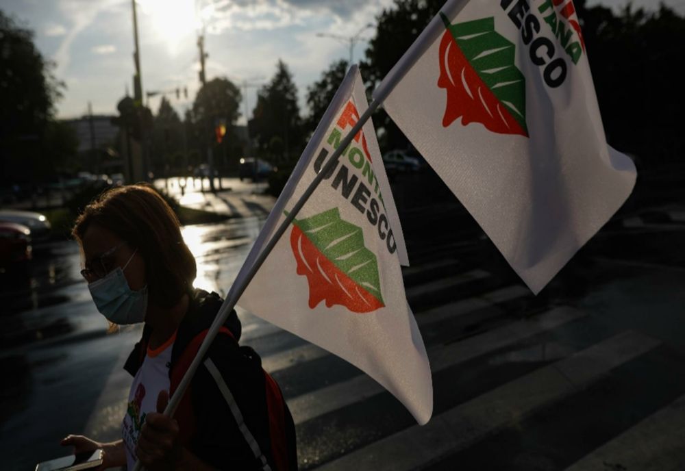 Protest la Cotroceni. Zeci de oameni au ieșit în stradă din cauza proiectului Roșia Montana