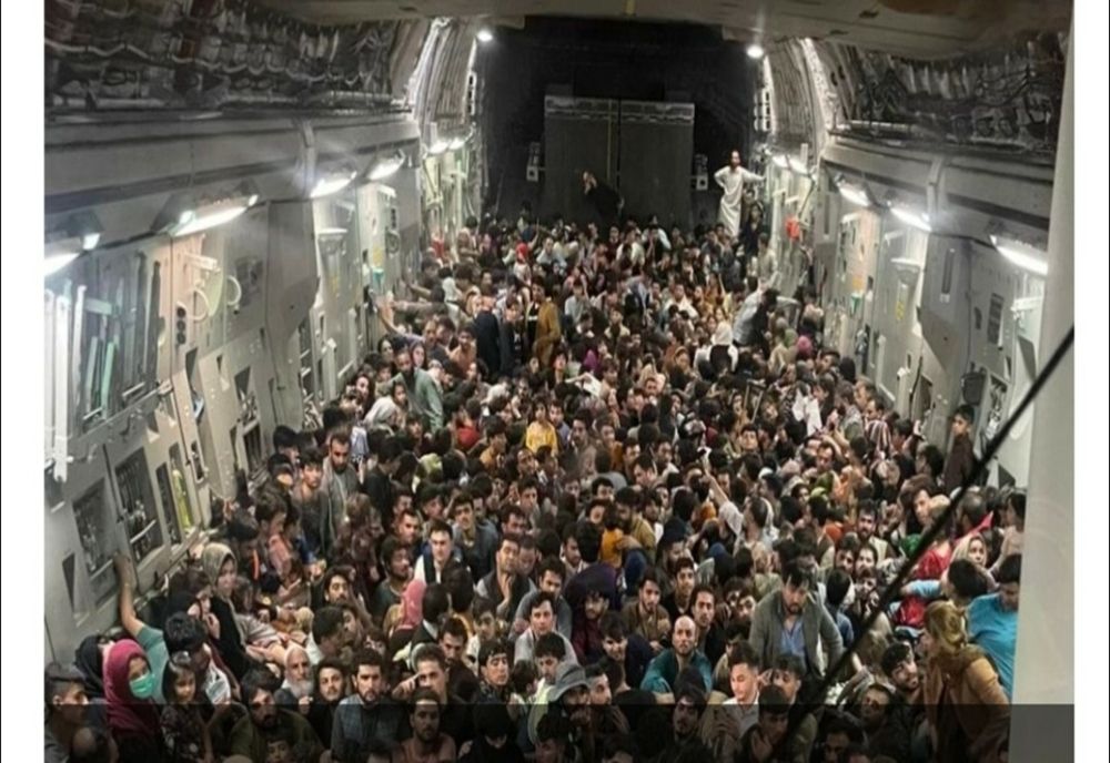 AUR: "În acest moment, prioritatea noastră sunt românii. Fără refugiați afgani în România!”