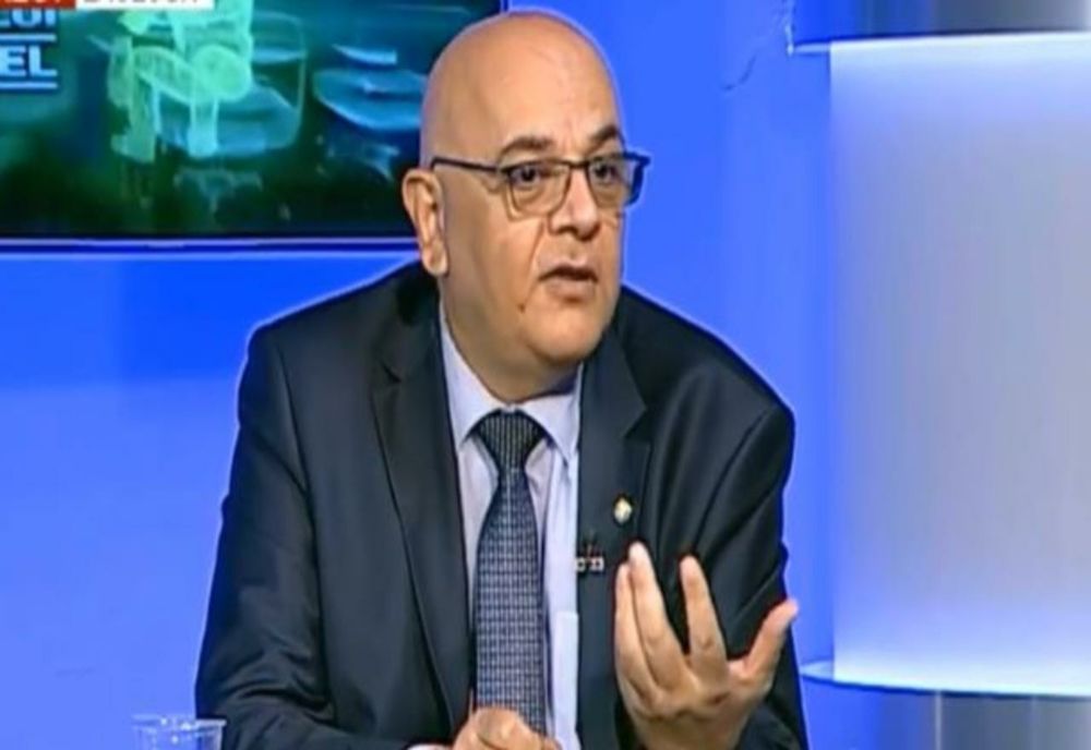 George Simion despre Raed Arafat: ”În loc să-i fie făcut vânt din sistem acestui incompetent notoriu, nişte şmecheri din politică îl ţin în spate”