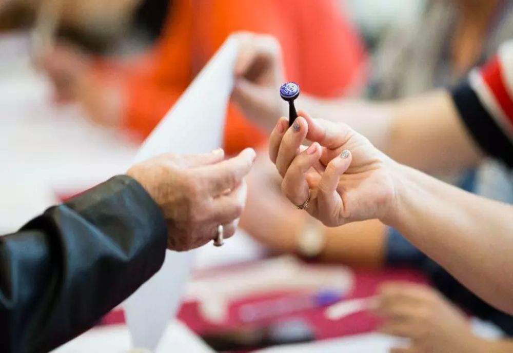 Rezultatele finale ale alegerilor: PSD și PNL, cele mai multe fotolii de președinți de CJ și în consiliile locale. AUR ocupă locul trei