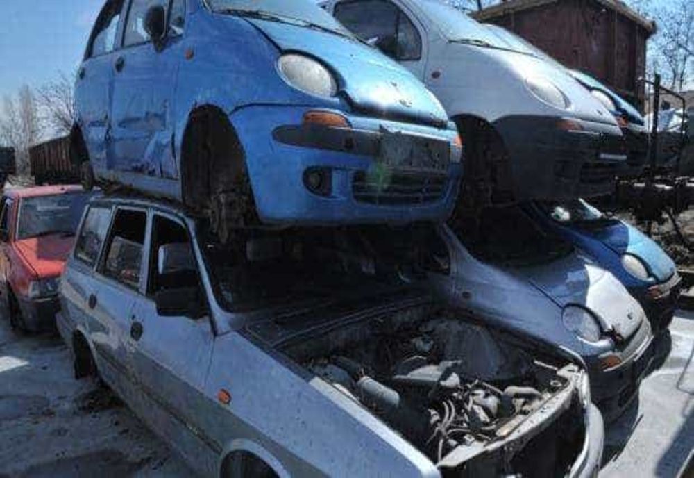 LOVITURĂ PENTRU ROMÂNII DE RÂND ȘI PENTRU INDUSTRIA AUTO. GUVERNUL BOLOJAN BLOCHEAZĂ PE 2 ANI PROGRAMUL RABLA - SURSE