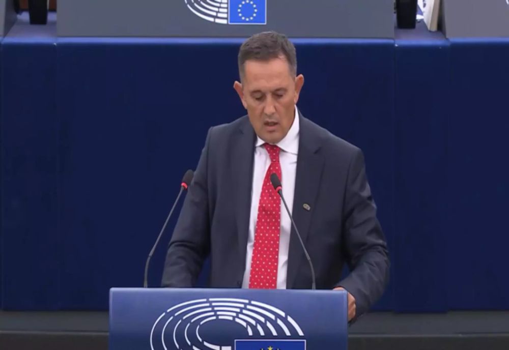 LIDER AUR: „CRED CĂ DOMNUL BOLOJAN ÎȘI PREGĂTEȘTE IEȘIREA DIN SCENĂ. NE VORBEȘTE TOT TIMPUL DESPRE PROPRIA DEMISIE”