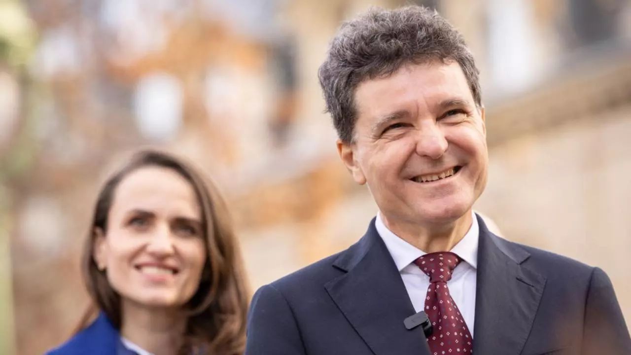 Cum fac reziștii de râs România pe scena internațională