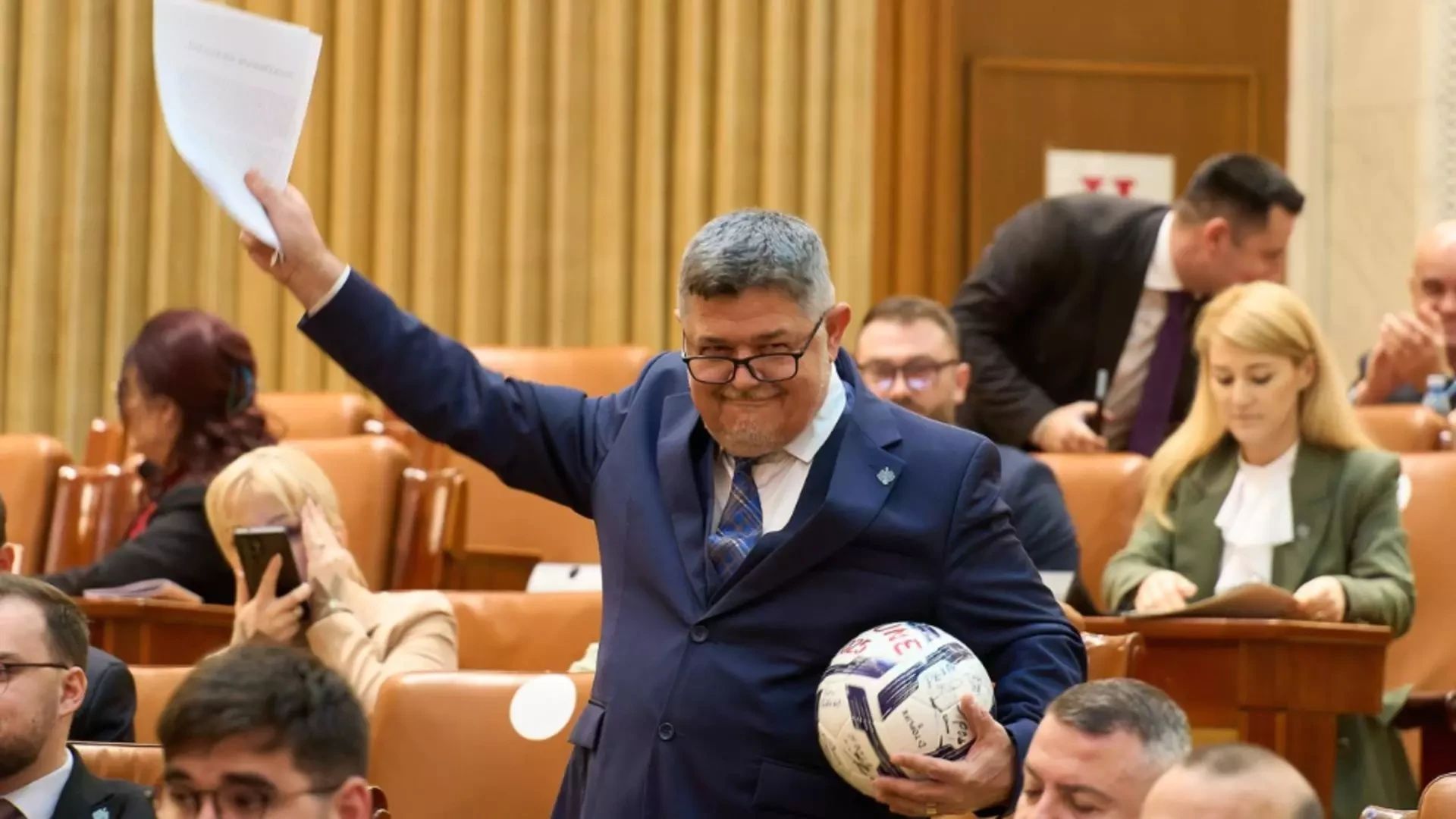 Opoziția pregătește detonarea Guvernului Bolojan: „Vom merge la alegeri anticipate”. PSD, chemat să se alăture inițiativei