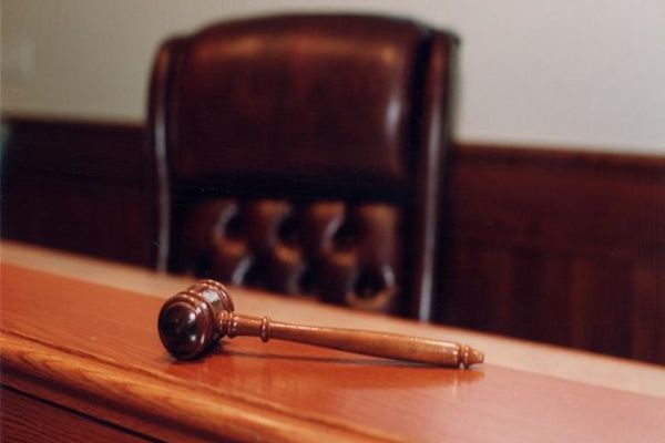 Judecătoare repusă în funcție după ce a lăsat în libertate un violator