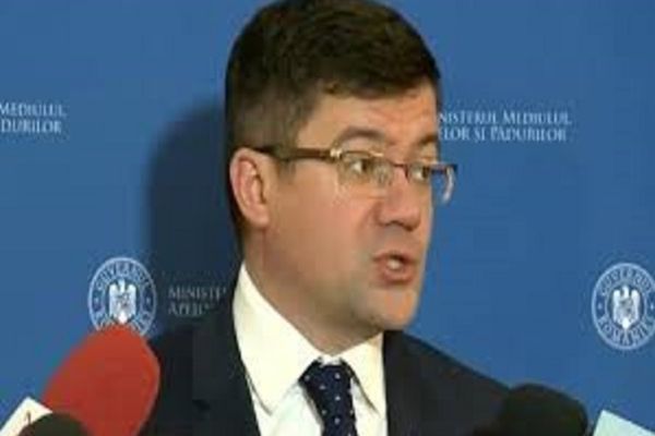 Fostul ministru Costel Alexe și fostul director general al Liberty Galați, Bogdan Grecu, trimiși în judecată pentru corupție