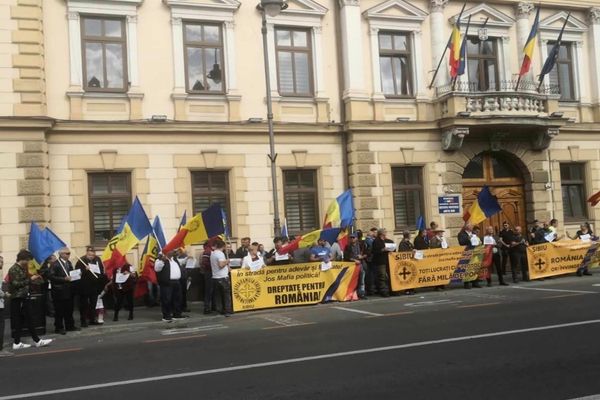 Proteste AUR in toata tara: Oamenii sunt nemulțumiți de creşterea preţurilor la energie electrică şi gaze naturale