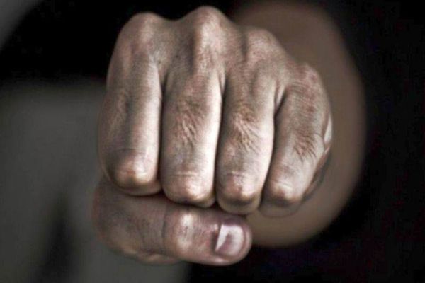 Reacția AUR după ce un deputat din partid și-a bătut soția 