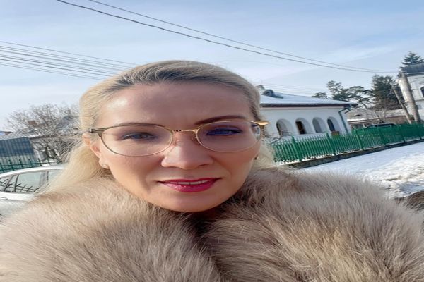 Ioana Ramona Bruynseels, președinta organizației de femei în Partidul AUR: ”Noi, cei de la Aur, credem foarte mult în doamne, în femei. Le invităm alături de noi”