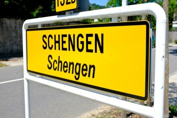 Austria va bloca extinderea Schengen până când va observa "un declin susținut" al migrației