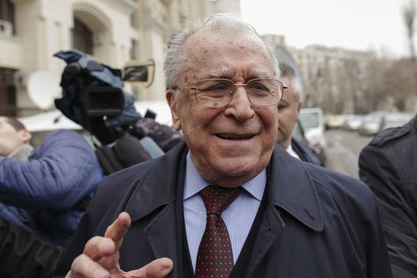 CINE VA MOȘTENI VILA LUI ION ILIESCU DIN SELECTUL CARTIER PRIMĂVERII