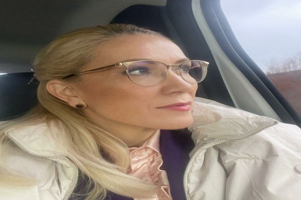 Ramona Ioana Bruynseels: ”Slugile sistemului ce au stat în genunchi în față străinilor și i-au opresat pe români simt că pierd puterea. AUR va face dreptate pentru România”