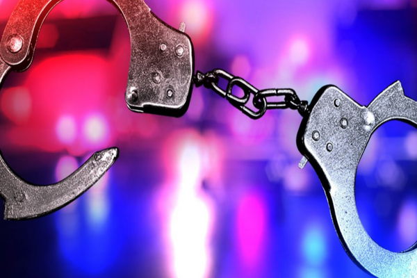 Membru al PNL Olt, ARESTAT după ce a violat o colegă de clasă a fiicei sale, în vârstă de 14 ani