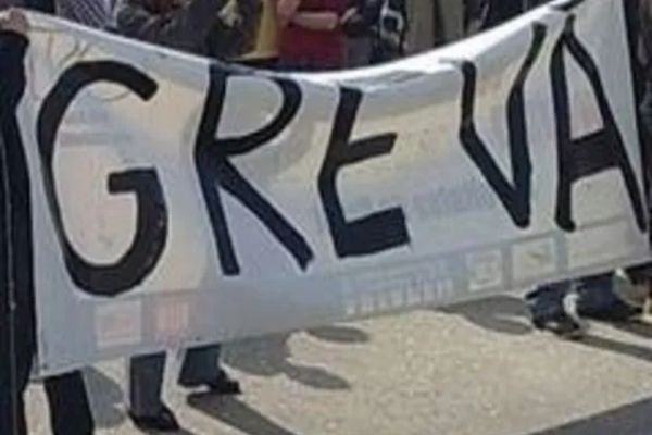 Salariaţii din asistenţă socială protestează marţi la Ministerul Muncii