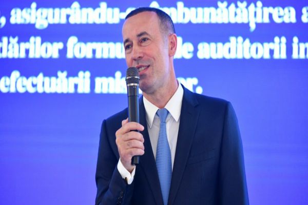 Cine este și ce avere are Iulian Dumitrescu, baronul PNL intrat în vizorul DNA