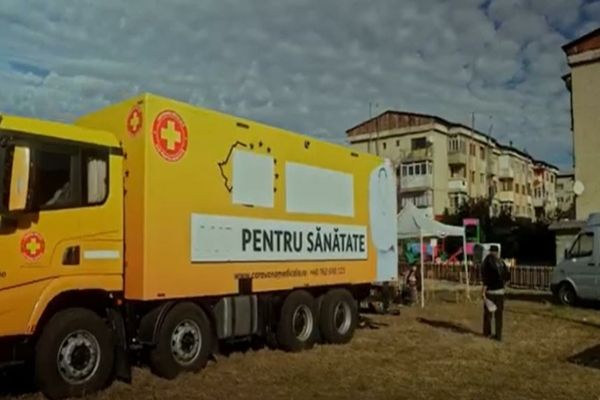 Caravana medicală „România Suverană” a ajuns în Timiș - Mii de români, ajutați cu analize și consultații gratuite