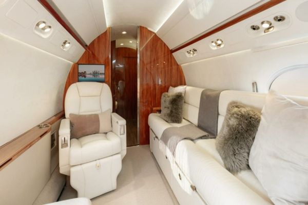 Klaus Iohannis nu renunță la vizitele exotice. Merge în Dubai imediat după recepția de 1 Decembrie, pentru un discurs de 3 minute