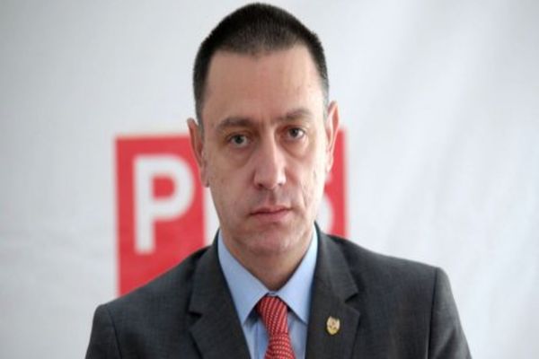 MIHAI FIFOR CERE DEMISIA LUI IONUȚ MOȘTEANU, DUPĂ EȘECUL EXERCIŢIULUI „MOBEX”: LA CE SĂ TE AŞTEPŢI DE LA UN „MINISTRU-TROTINETĂ”. LUAŢI-VĂ TROTINETA ŞI PLECAŢI!
