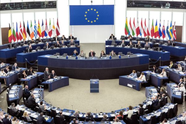 AUR a aderat la Grupul Conservatorilor şi Reformiştilor Europeni din Parlamentul European