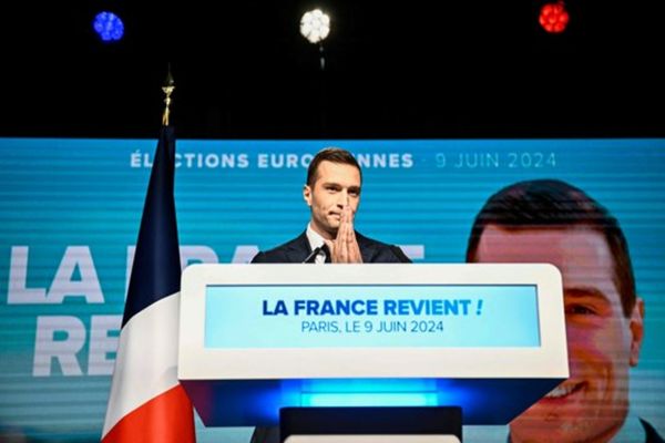 Alegeri parlamentare în Franţa: Extrema dreaptă se îndepărtează de o majoritate absolută, stânga este în forţă