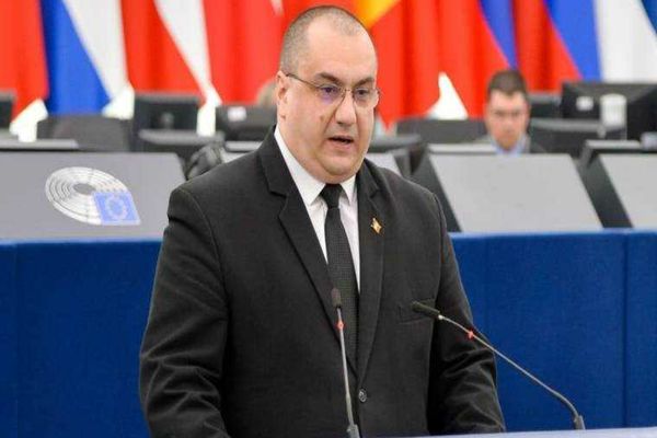 EUROPARLAMENTARUL CRISTIAN TERHEȘ SE RUPE DE AUR ȘI VIZEAZĂ ALEGERILE PREZIDENȚIALE