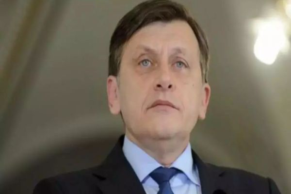 CRIN ANTONESCU SPUNE CĂ ESTE POSIBIL CA IOHANNIS SĂ-ȘI ANUNȚE LUNI RETRAGEREA, LA ÎNTÂLNIREA CU LIDERII DE COALIȚIE