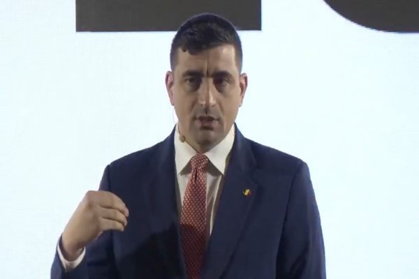 SIMION CERE DEMISIA AMBASADORULUI ROMÂNIEI ÎN SUA: ESTE O RUȘINE NAȚIONALĂ CA UN FUNCȚIONAR PLĂTIT DIN BANI PUBLICI SĂ SE TRANSFORME ÎNTR-UN AGITATOR POLITIC ÎMPOTRIVA UNUI CANDIDAT LA PREȘEDINȚIE