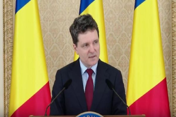 INSCOP RESEARCH: 35,9% DINTRE ROMÂNI, ÎN TOTAL DEZACORD CU ACTIVITATEA PE CARE O DESFĂȘOARĂ NICUȘOR DAN