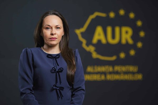 AUR SOLICITĂ GUVERNULUI ȘI MAE SĂ RENUNȚE LA IDEEA REINTRODUCERII TAXELOR CONSULARE