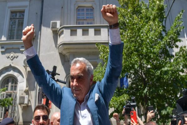 CĂLIN GEORGESCU MERGE ÎN ZONA CALAMITATĂ DIN SUCEAVA, UITATĂ DE BINOMUL NICUȘOR-BOLOJAN: ÎN ROMÂNIA NU SE MAI FURĂ CU SACUL, SE FURĂ CU LEGEA - LIVE TEXT ȘI VIDEO