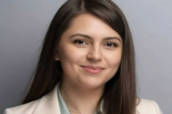 NOUA ȘEFĂ DE CABINET A LUI BOLOJAN, FOSTĂ MEMBRĂ ÎN CA-URI LA COMPANII DE STAT DIN ENERGIE