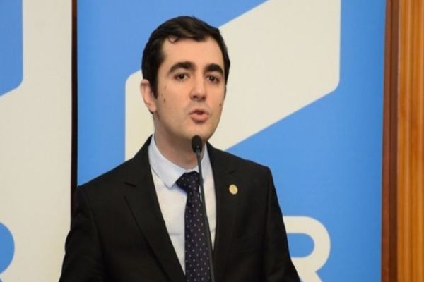 CLAUDIU NĂSUI, ATAC LA GUVERNUL BOLOJAN: „NU E CRIZĂ CHIAR PENTRU TOȚI”