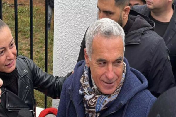 CĂLIN GEORGESCU ÎI DESFIINȚEAZĂ PE LIDERII PUTERII: ” AȚI PIERDUT LUPTA CU ISTORIA! PUNCT! CÂND SE STINGE OMENIA DINTR-O ȚARĂ NU MAI RĂMÂNE NIMIC”